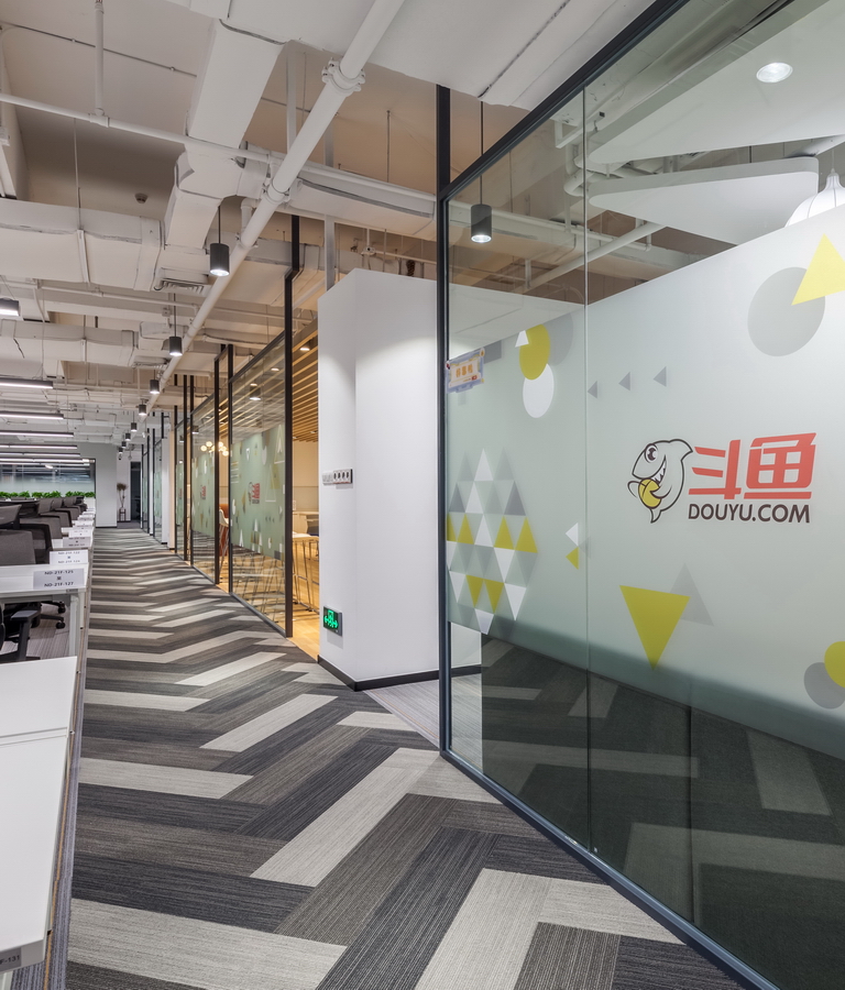 鬥魚TV辦(bàn)公(gōng)室裝(zhuang)修設(shè)計(ji) 走(zou)廊-pc