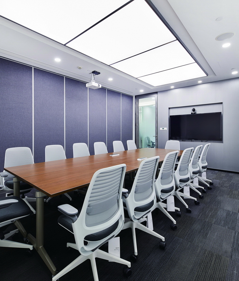 雅保化工(gong)辦(bàn)公(gōng)室裝(zhuang)修-會議室-pc