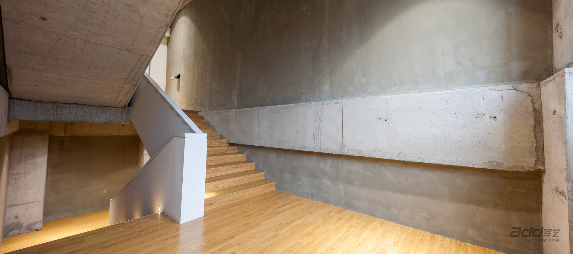 聖東尼（外齊(qi)）辦(bàn)公(gōng)室裝(zhuang)修-樓梯-pc