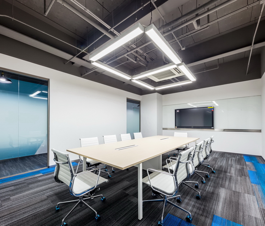 複星共享辦(bàn)公(gōng)室裝(zhuang)修-會議室-pc